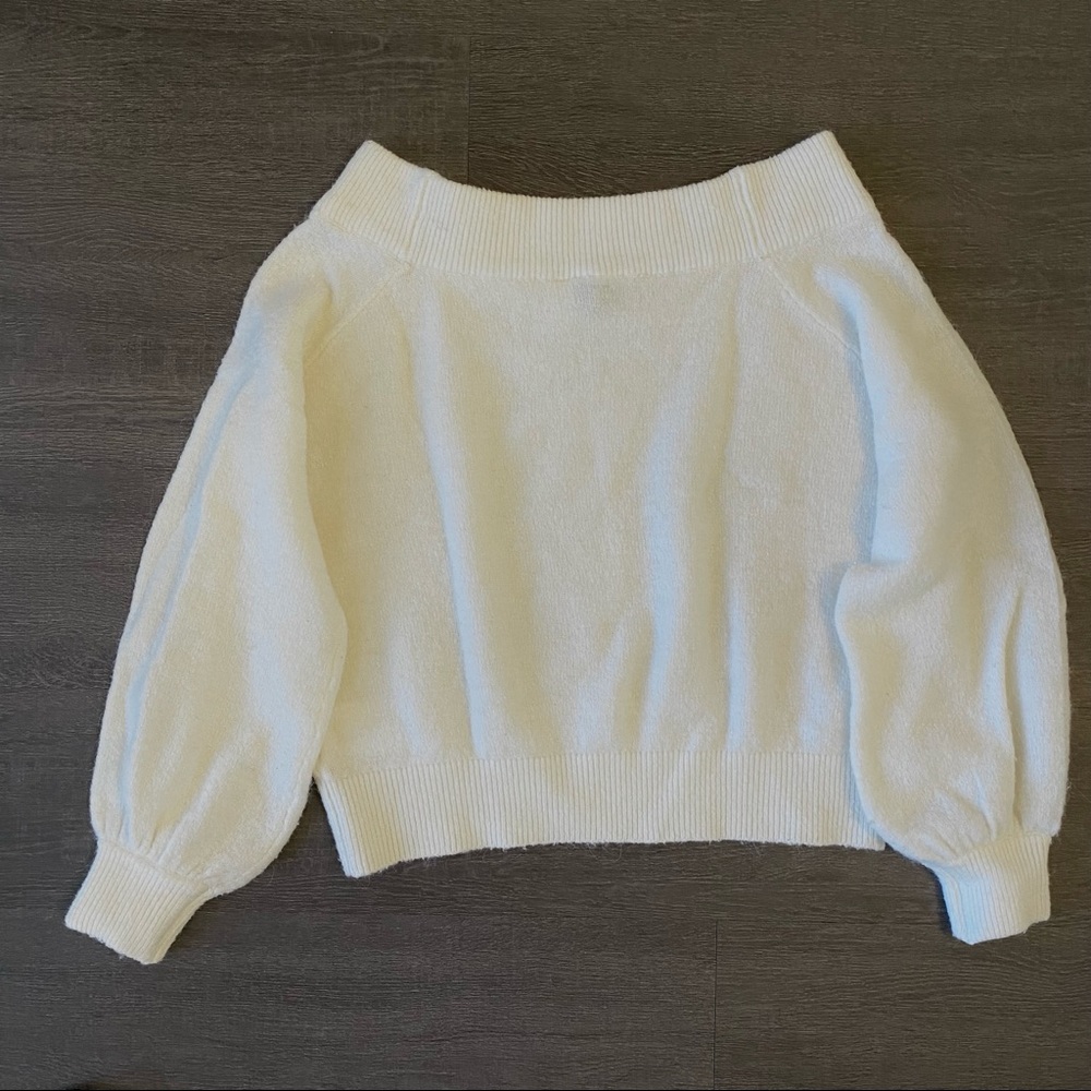 Off-whire Knit Off-shoulder Top